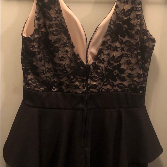 Gorgeous Deep V Neck Little Black Dress 💕 - Picture 4 of 5